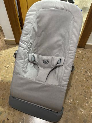 Mecedora de bebé gris, nueva sin uso