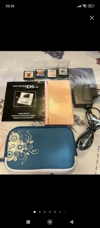 Nintendo DS Lite Rosa + 4 juegos + Accesorios