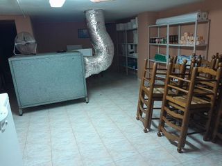 Local comercial en alquiler en La Creu del Grau en Valencia