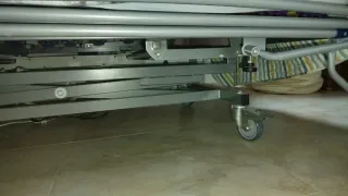 Cama articulada con carro elevador