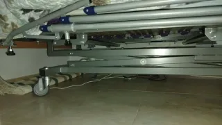 Cama articulada con carro elevador