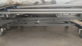 Cama articulada con carro elevador