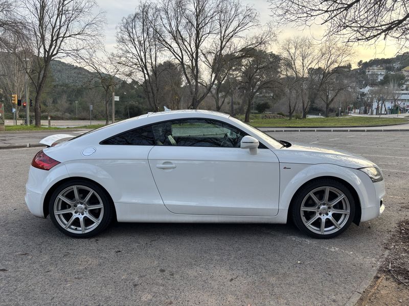 Audi TT COUPÉ 1.8 TFSI 2012, foto 4