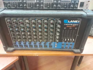Mesa de mezclas Laney Theatre 8300