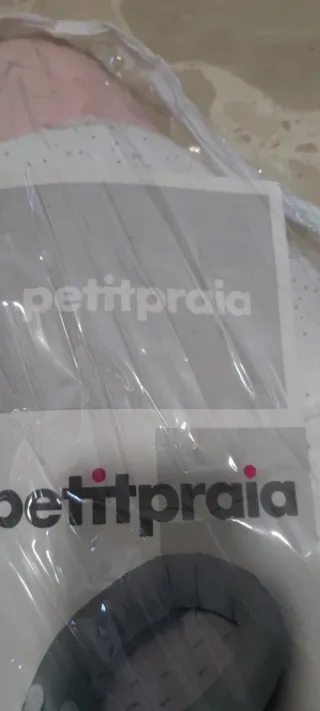 Nido para bebé rosa con diseño de conejo