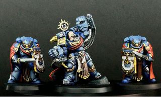 Marneus Calgar y guardia victrix