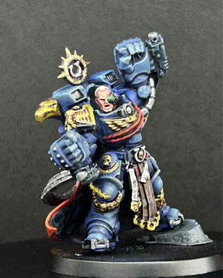 Marneus Calgar y guardia victrix