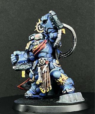 Marneus Calgar y guardia victrix