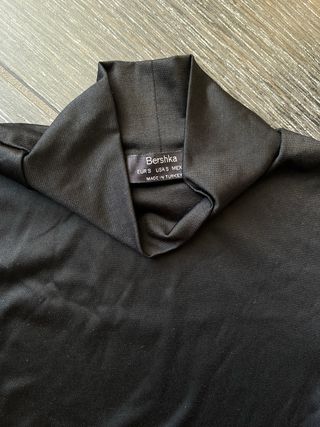 Body Bershka nero collo alto maniche a sbuffo