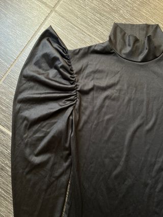 Body Bershka nero collo alto maniche a sbuffo