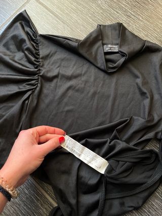 Body Bershka nero collo alto maniche a sbuffo