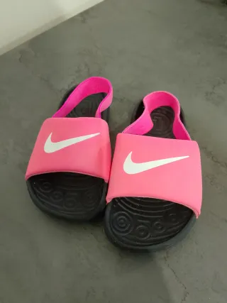 Sandali Nike bambina rosa
