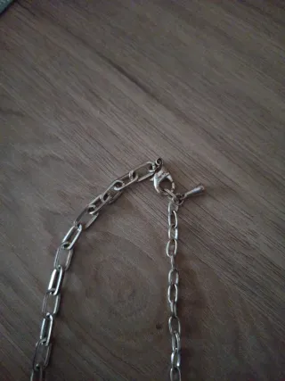 Collar con colgante de flor verde