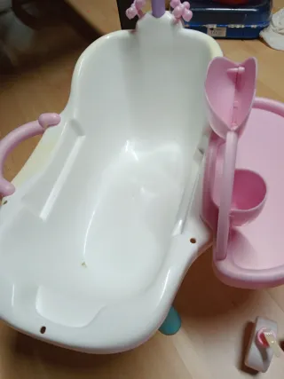 Bañera Nenuco con accesorios y ropa