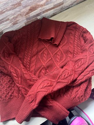 Jersey rojo trenzado