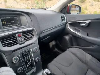 Volvo V40 D2 Kinect 2013