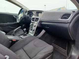 Volvo V40 D2 Kinect 2013