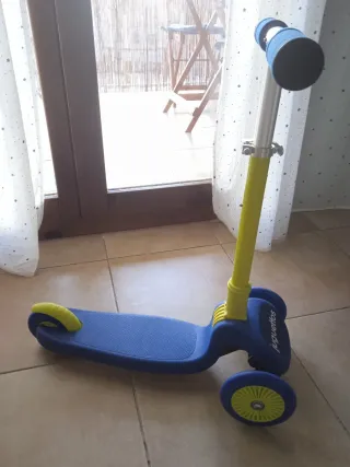 Patinete infantil 3 ruedas azul y amarillo