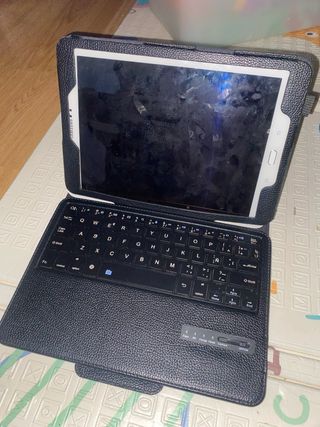 Samsung Tab S2 SM-T813 32GB con Teclado. 2015.
