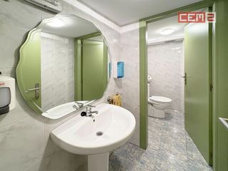 Local comercial en alquiler en Ermitagaña - Mendebaldea en Pamplona