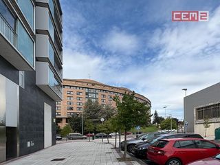 Local comercial en alquiler en Ermitagaña - Mendebaldea en Pamplona