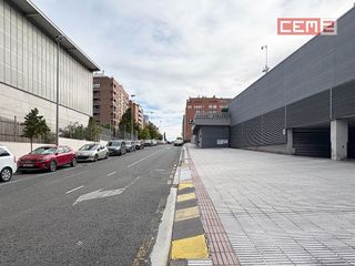 Local comercial en alquiler en Ermitagaña - Mendebaldea en Pamplona