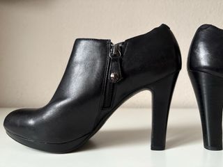 Zapatos cerrados GEOX negros. Talla 37. Tacón 10cm