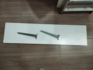 Lama de madera expositora.