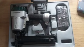 Pistola Grapadora corruga Neumática EZ Fasten