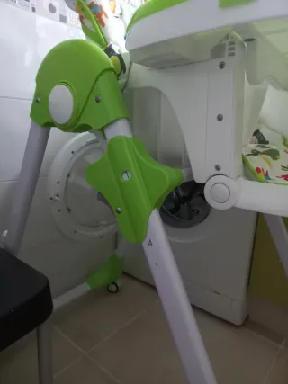 Trona bebé con estampado infantil