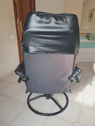 Sillón masajeador con reposapiés