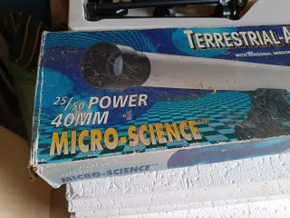 Telescopio Terrestre/Astronomico con Tripode