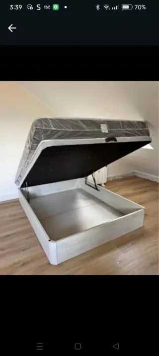 Cómoda de madera con 4 cajones