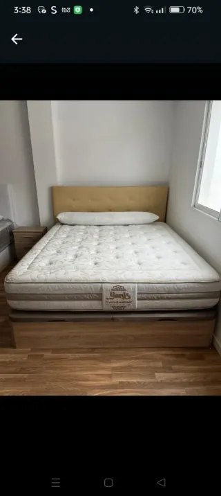 Cómoda de madera con 4 cajones