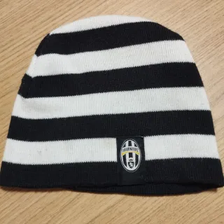 Cappello Juventus righe bianche e nere