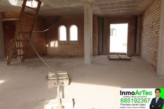 Casa adosada en venta en Illora