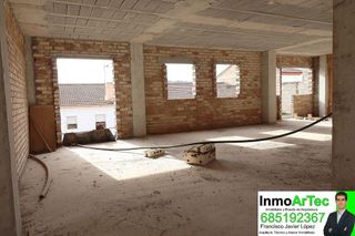 Casa adosada en venta en Illora