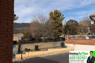 Casa adosada en venta en Illora