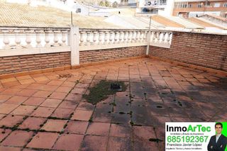 Casa adosada en venta en Illora