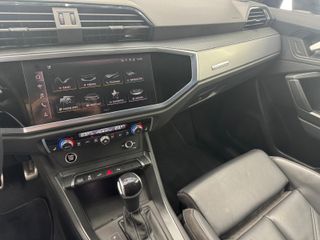 Audi Q3 45 TFSIe S Line Black Line