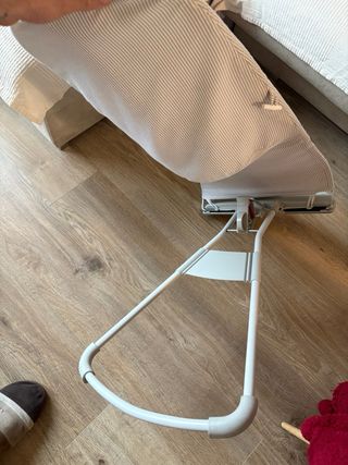 Mecedora BabyBjörn gris