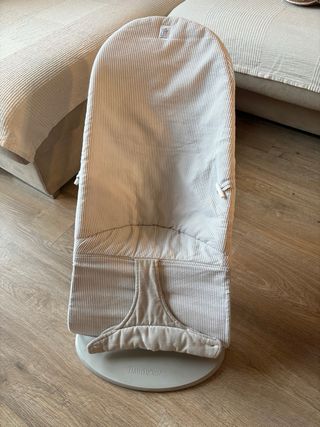 Mecedora BabyBjörn gris