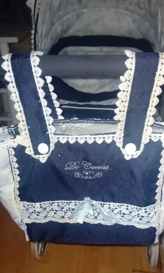 Cochecito de muñecas clásico