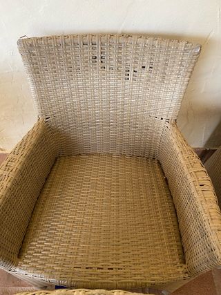 4 Sillones de Plástico Beige