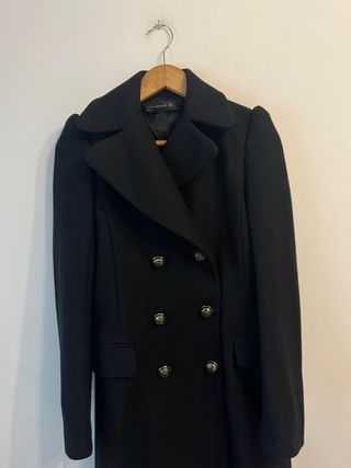 Abrigo negro botones Zara Talla XS