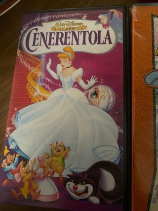 Lotto 5 VHS Walt Disney: Pocahontas, Oliver, Darkw