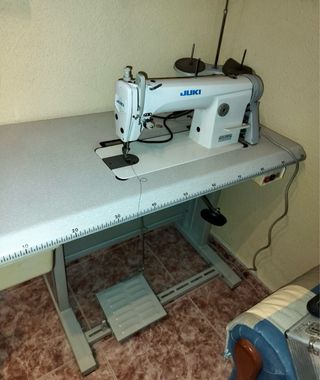 Máquina de coser industrial JUKI plana