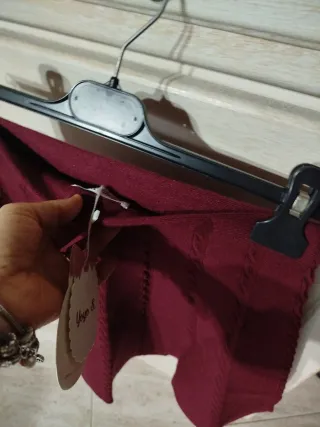 Gonna bordeaux lavorata