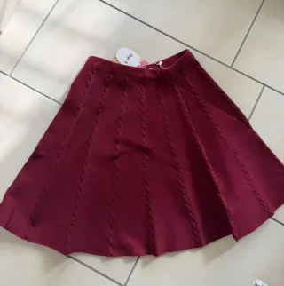 Gonna bordeaux lavorata