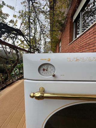 HORNO IMPECABLE - MUY CUIDADO - URGE x mudanza